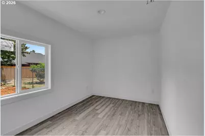 656 Hall St, Woodburn, OR 97071 - Photo 14