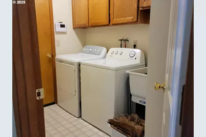 1523 NW Thompson Way, Grants Pass, OR 97526 - Photo 32