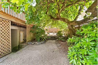 2425 NW Johnson St, Portland, OR 97210 - Photo 44