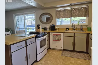133 SE Terra Ct, Myrtle Creek, OR 97457 - Photo 12