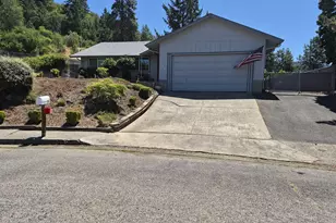 133 SE Terra Ct, Myrtle Creek, OR 97457 - Photo 4