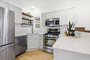 9459 N Calhoun Ave, Portland, OR 97203 - Photo 12