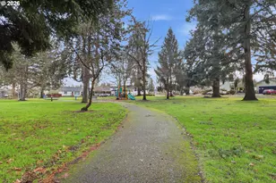 9459 N Calhoun Ave, Portland, OR 97203 - Photo 38