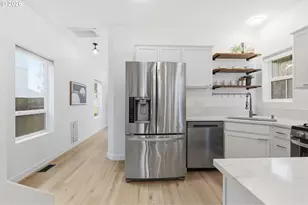 9459 N Calhoun Ave, Portland, OR 97203 - Photo 14