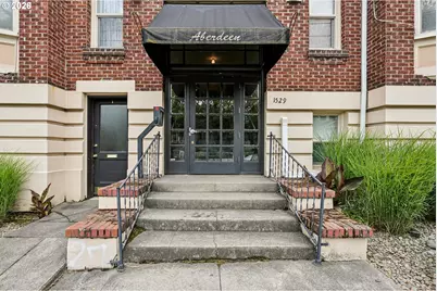 1529 SE Hawthorne Blvd #1, Portland, OR 97214 - Photo 6