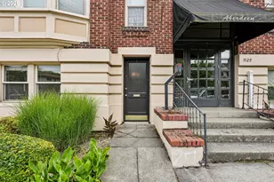 1529 SE Hawthorne Blvd, Portland, OR 97214 - Photo 4