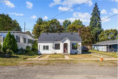 718 SE Washington St, Willamina, OR 97396 - Photo 1