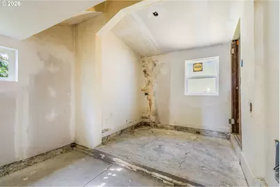 718 SE Washington St, Willamina, OR 97396 - Photo 10
