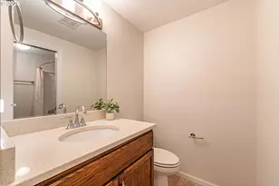 2885 Timberline Dr, Eugene, OR 97405 - Photo 16