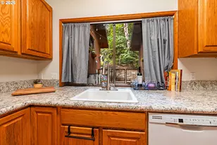 2885 Timberline Dr, Eugene, OR 97405 - Photo 14