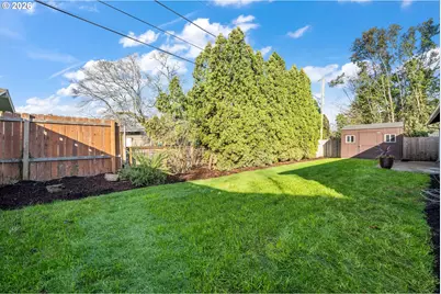 2437 NE 134th Pl, Portland, OR 97230 - Photo 32