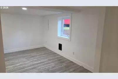 9728 SE Reedway St, Portland, OR 97266 - Photo 12