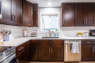 28500 Gimpl Hill Rd, Eugene, OR 97402 - Photo 14