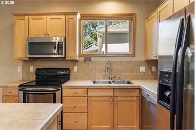 65 SE 88th Ave, Portland, OR 97216 - Photo 6