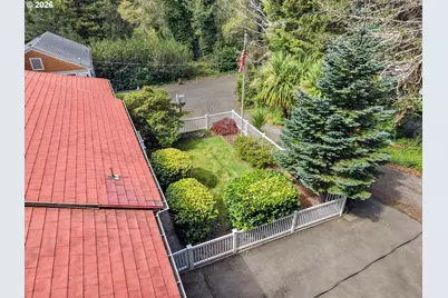 1459 Kingwood Ave, Coos Bay, OR 97420 - Photo 2