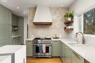 1430 SW Highland Rd, Portland, OR 97221 - Photo 18