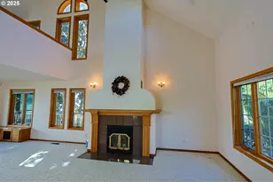 1368 Bayview St, North Bend, OR 97459 - Photo 8