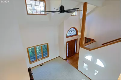 1368 Bayview St, North Bend, OR 97459 - Photo 4