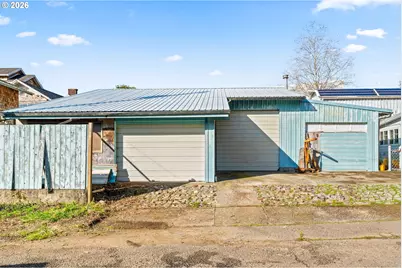 217 Pitt St, Gardiner, OR 97441 - Photo 2