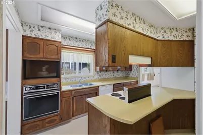 842 Oregon Ave, North Bend, OR 97459 - Photo 16