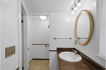 842 Oregon Ave, North Bend, OR 97459 - Photo 28