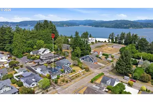 842 Oregon Ave, North Bend, OR 97459 - Photo 4
