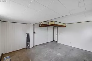 842 Oregon Ave, North Bend, OR 97459 - Photo 38