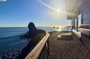 204 Schooner Bay Dr, Brookings, OR 97415 - Photo 4