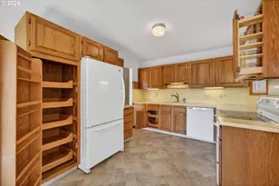 17705 SE Marie St, Portland, OR 97236 - Photo 10