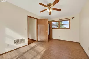 17705 SE Marie St, Portland, OR 97236 - Photo 26