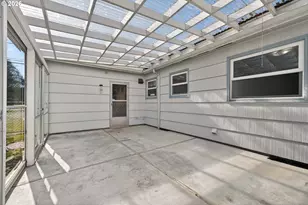 17705 SE Marie St, Portland, OR 97236 - Photo 32