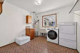 17705 SE Marie St, Portland, OR 97236 - Photo 18