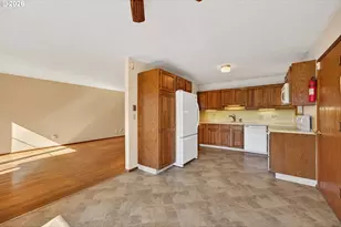 17705 SE Marie St, Portland, OR 97236 - Photo 12