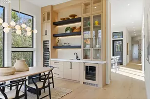 6233 SW Hamilton Way, Portland, OR 97221 - Photo 6