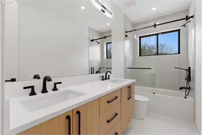 6233 SW Hamilton Way, Portland, OR 97221 - Photo 36