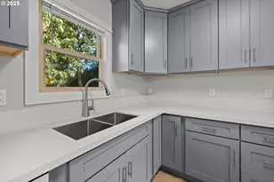 1219 SE Rhine St, Portland, OR 97202 - Photo 12