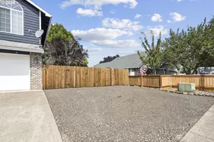 1001 N Broadway St, Estacada, OR 97023 - Photo 6