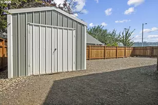 1001 N Broadway St, Estacada, OR 97023 - Photo 34