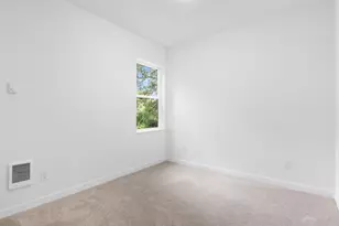 3855 N Willis Blvd, Portland, OR 97217 - Photo 8