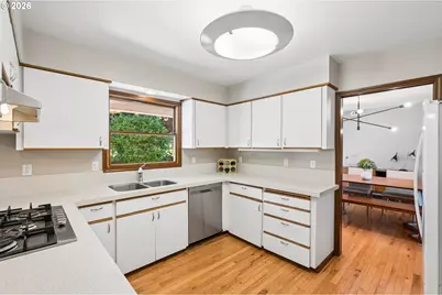 13506 NE Hassalo St, Portland, OR 97230 - Photo 12