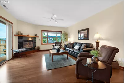 123 S Hemlock St #201, Cannon Beach, OR 97110 - Photo 14