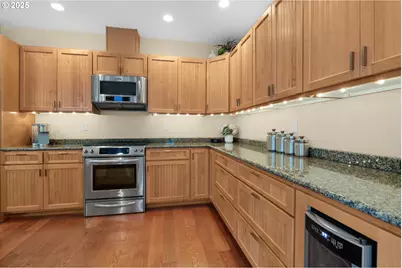 123 S Hemlock St #201, Cannon Beach, OR 97110 - Photo 20