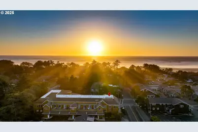 123 S Hemlock St #201, Cannon Beach, OR 97110 - Photo 1