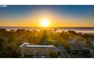 123 S Hemlock St, Cannon Beach, OR 97110 - Photo 1