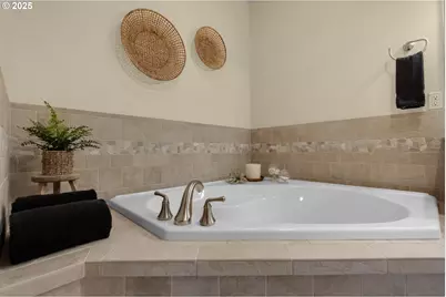 123 S Hemlock St #201, Cannon Beach, OR 97110 - Photo 38