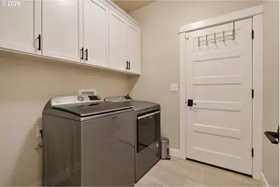 1020 S 33rd St, Springfield, OR 97478 - Photo 32