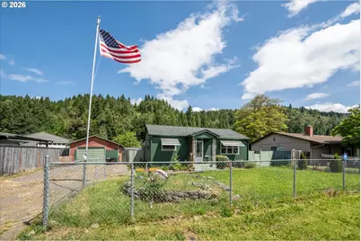 47885 W 1st St, Oakridge, OR 97463 - Photo 1