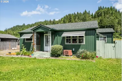 47885 W 1st St, Oakridge, OR 97463 - Photo 4