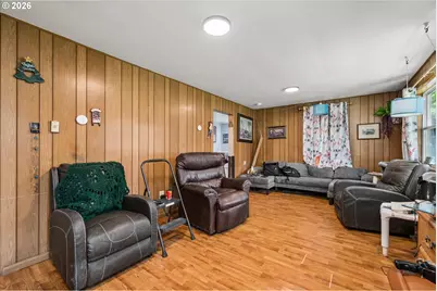 47885 W 1st St, Oakridge, OR 97463 - Photo 6