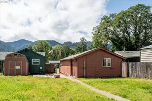 47885 W 1st St, Oakridge, OR 97463 - Photo 26